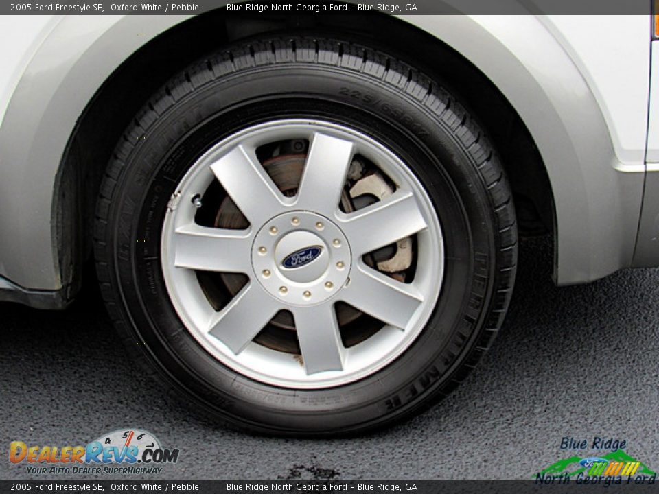 2005 Ford Freestyle SE Oxford White / Pebble Photo #9