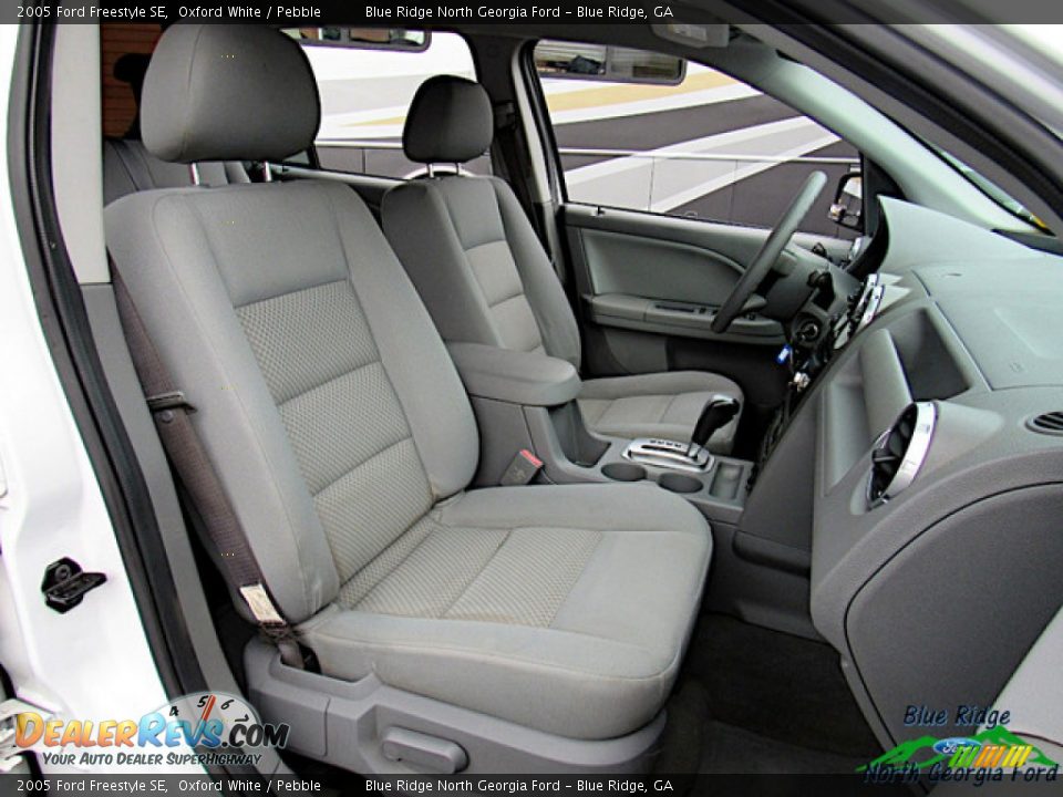 2005 Ford Freestyle SE Oxford White / Pebble Photo #11