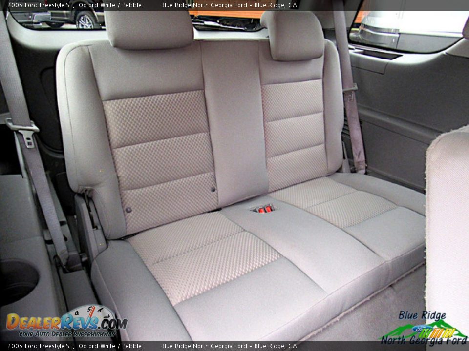 2005 Ford Freestyle SE Oxford White / Pebble Photo #13