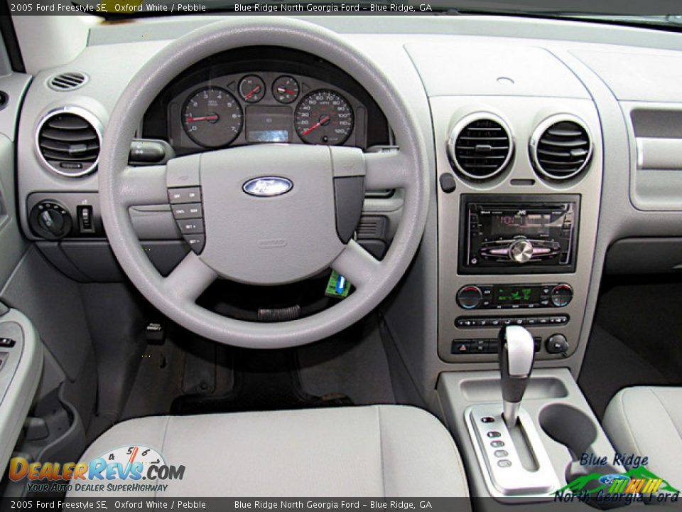 2005 Ford Freestyle SE Oxford White / Pebble Photo #15