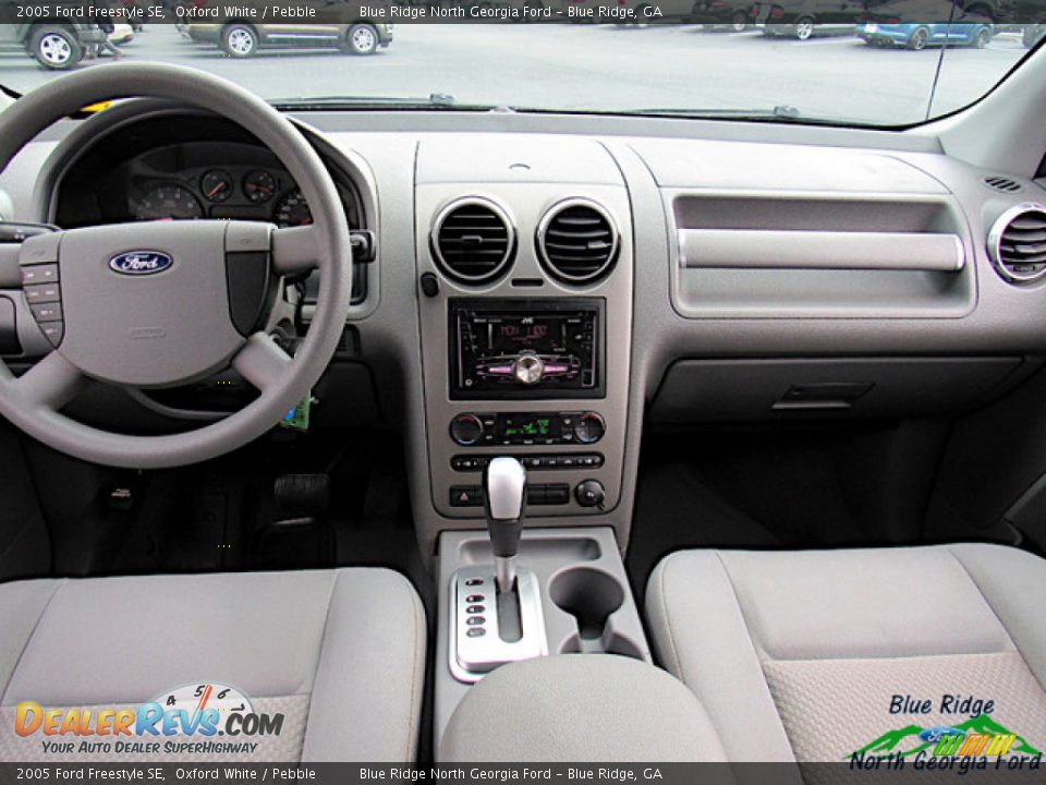 2005 Ford Freestyle SE Oxford White / Pebble Photo #16