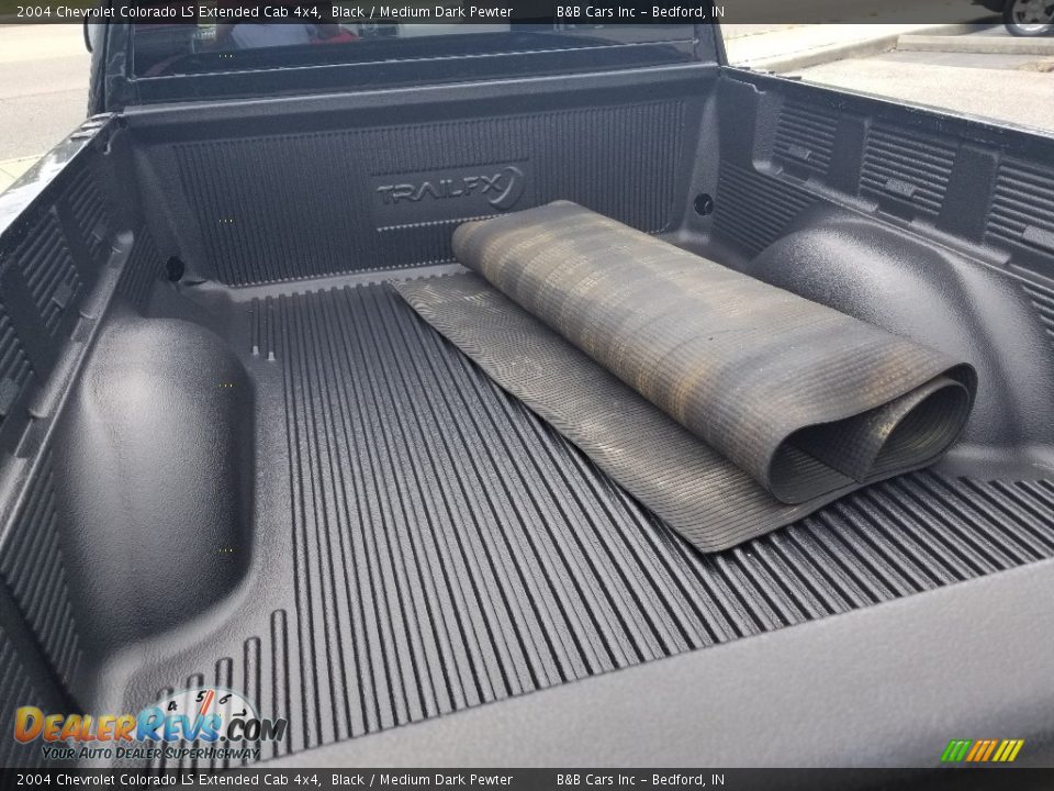 2004 Chevrolet Colorado LS Extended Cab 4x4 Black / Medium Dark Pewter Photo #5