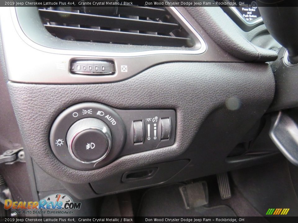 2019 Jeep Cherokee Latitude Plus 4x4 Granite Crystal Metallic / Black Photo #4