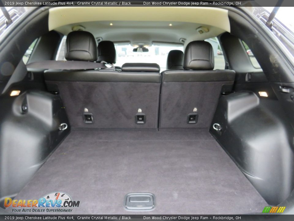 2019 Jeep Cherokee Latitude Plus 4x4 Granite Crystal Metallic / Black Photo #8