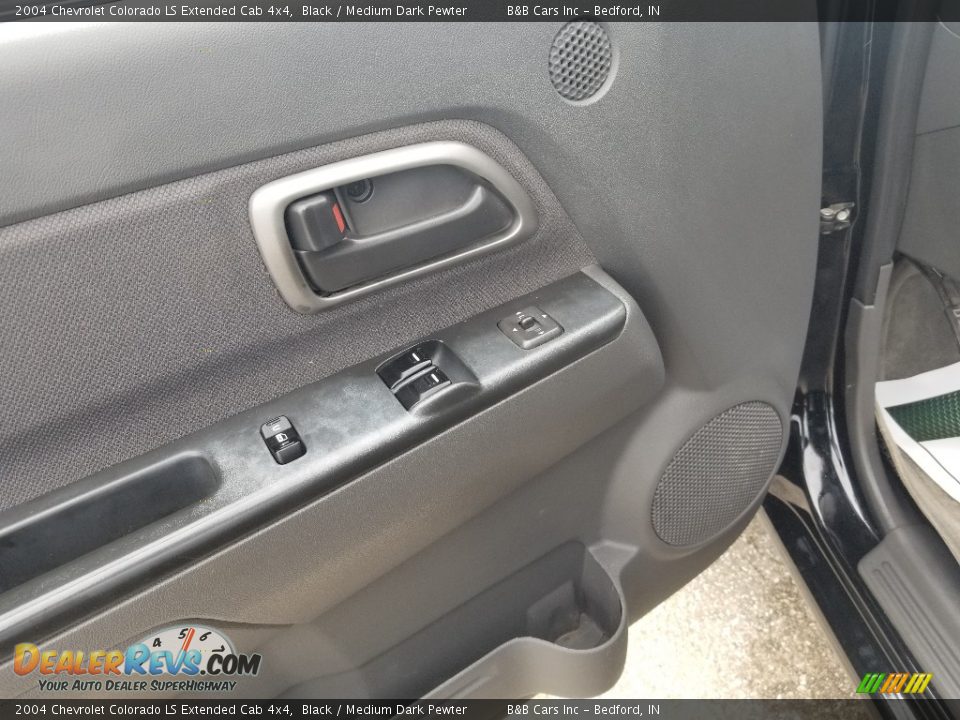 2004 Chevrolet Colorado LS Extended Cab 4x4 Black / Medium Dark Pewter Photo #11