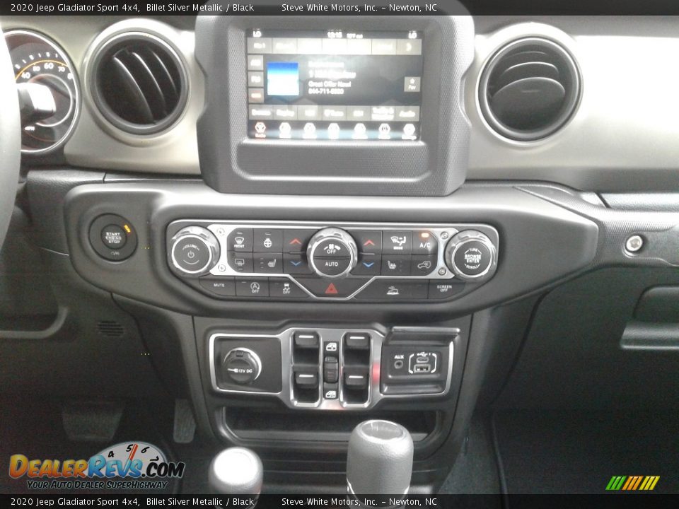 Controls of 2020 Jeep Gladiator Sport 4x4 Photo #19