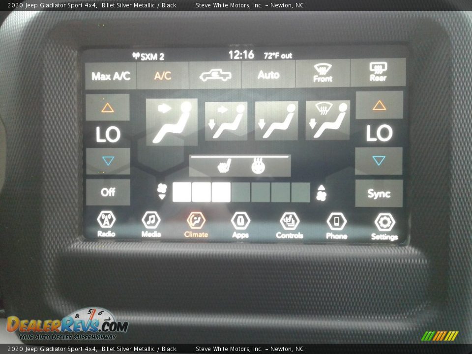 Controls of 2020 Jeep Gladiator Sport 4x4 Photo #23