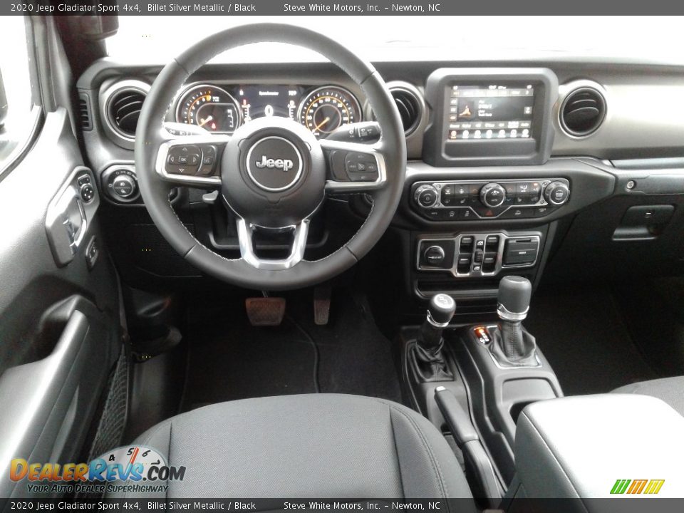 Dashboard of 2020 Jeep Gladiator Sport 4x4 Photo #27