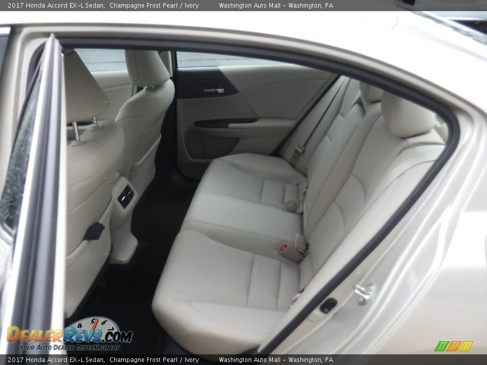 2017 Honda Accord EX-L Sedan Champagne Frost Pearl / Ivory Photo #26
