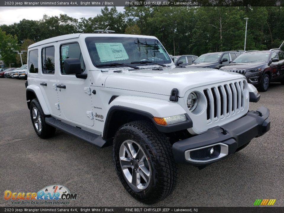 Front 3/4 View of 2020 Jeep Wrangler Unlimited Sahara 4x4 Photo #1