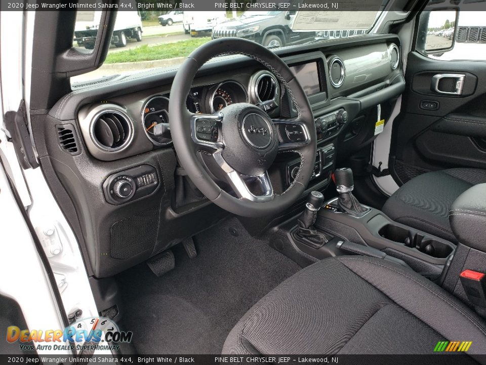 Dashboard of 2020 Jeep Wrangler Unlimited Sahara 4x4 Photo #7