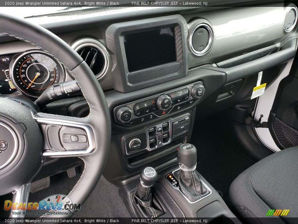 Controls of 2020 Jeep Wrangler Unlimited Sahara 4x4 Photo #10
