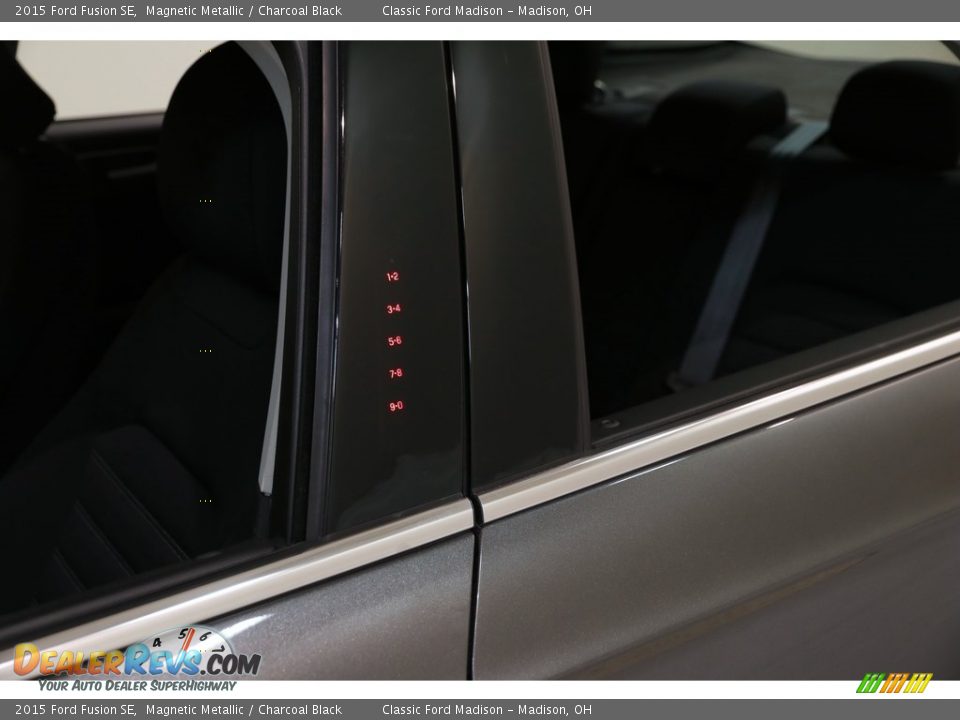 2015 Ford Fusion SE Magnetic Metallic / Charcoal Black Photo #4