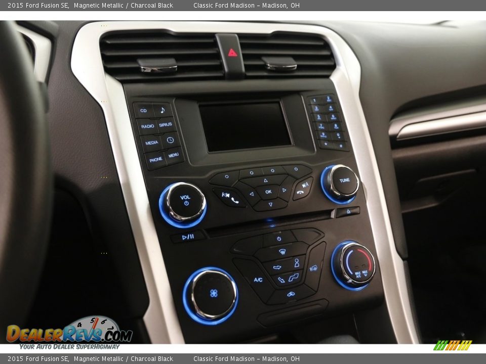 2015 Ford Fusion SE Magnetic Metallic / Charcoal Black Photo #10