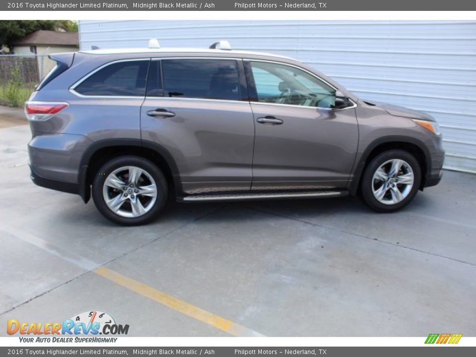 2016 Toyota Highlander Limited Platinum Midnight Black Metallic / Ash Photo #10