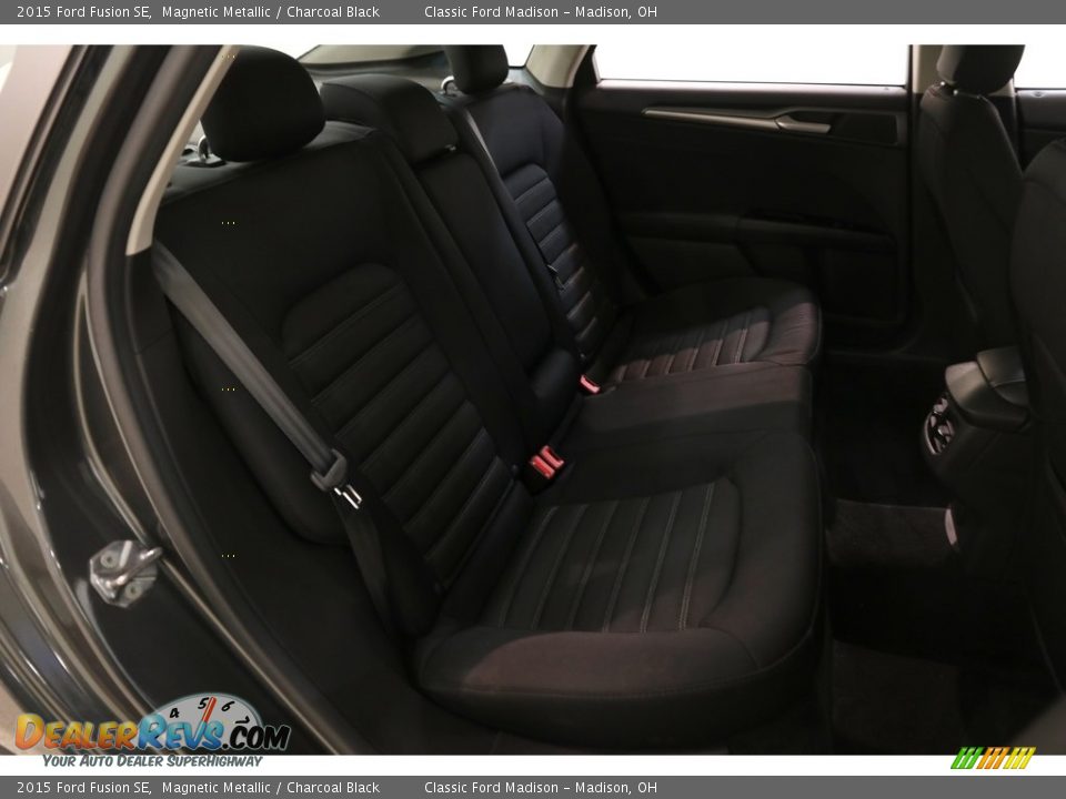 2015 Ford Fusion SE Magnetic Metallic / Charcoal Black Photo #16