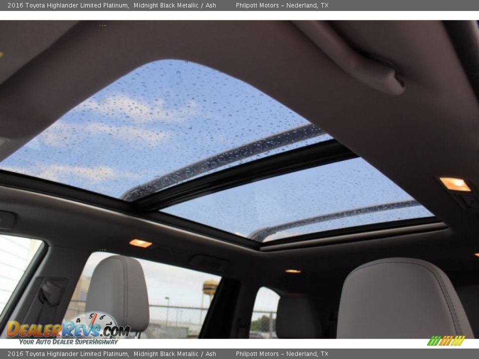 2016 Toyota Highlander Limited Platinum Midnight Black Metallic / Ash Photo #22