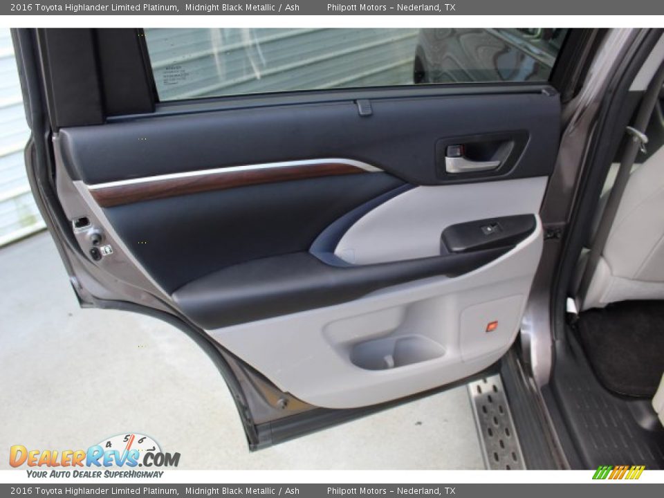 2016 Toyota Highlander Limited Platinum Midnight Black Metallic / Ash Photo #23