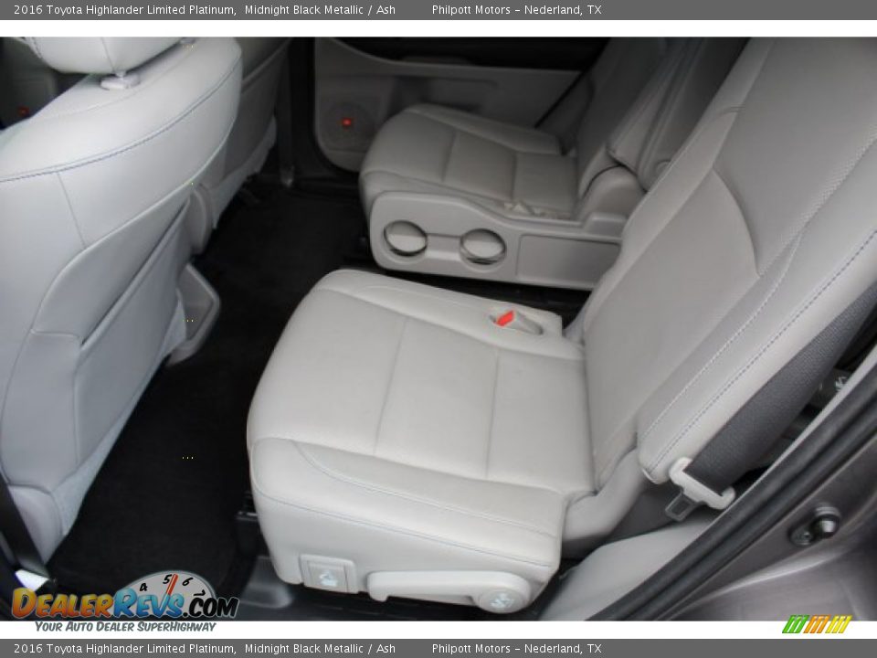 2016 Toyota Highlander Limited Platinum Midnight Black Metallic / Ash Photo #24