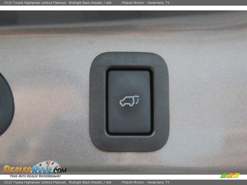 2016 Toyota Highlander Limited Platinum Midnight Black Metallic / Ash Photo #28