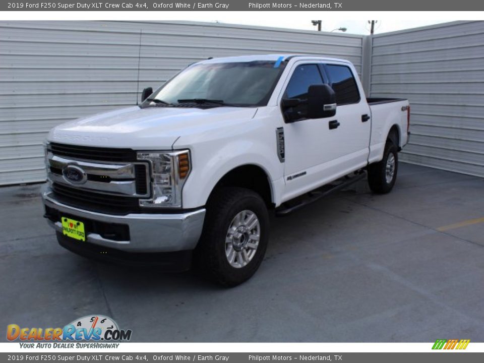 2019 Ford F250 Super Duty XLT Crew Cab 4x4 Oxford White / Earth Gray Photo #4