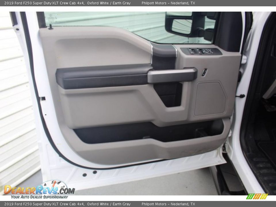 2019 Ford F250 Super Duty XLT Crew Cab 4x4 Oxford White / Earth Gray Photo #10
