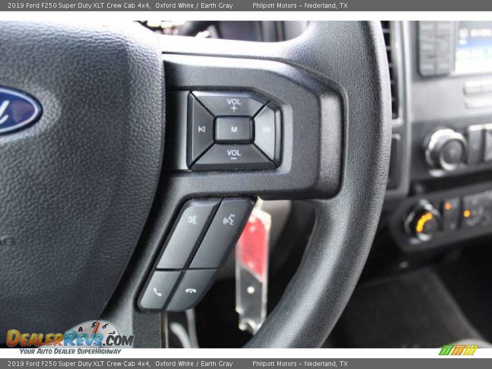2019 Ford F250 Super Duty XLT Crew Cab 4x4 Oxford White / Earth Gray Photo #13