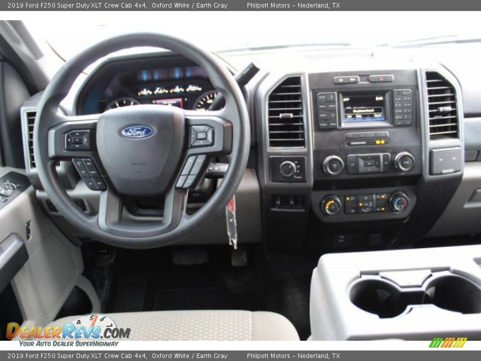 2019 Ford F250 Super Duty XLT Crew Cab 4x4 Oxford White / Earth Gray Photo #21