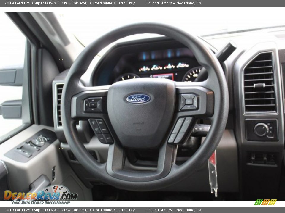 2019 Ford F250 Super Duty XLT Crew Cab 4x4 Oxford White / Earth Gray Photo #22