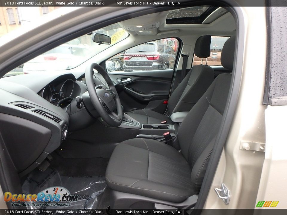 2018 Ford Focus SEL Sedan White Gold / Charcoal Black Photo #13