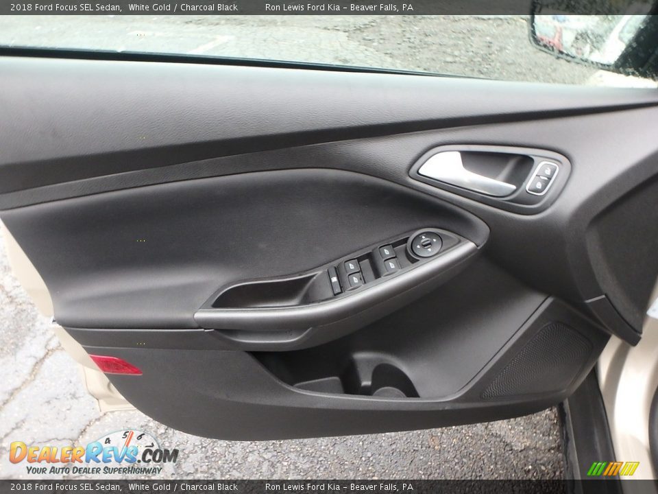 2018 Ford Focus SEL Sedan White Gold / Charcoal Black Photo #16