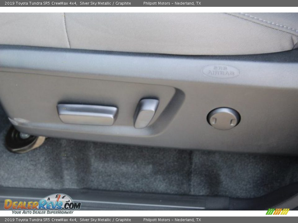 2019 Toyota Tundra SR5 CrewMax 4x4 Silver Sky Metallic / Graphite Photo #11
