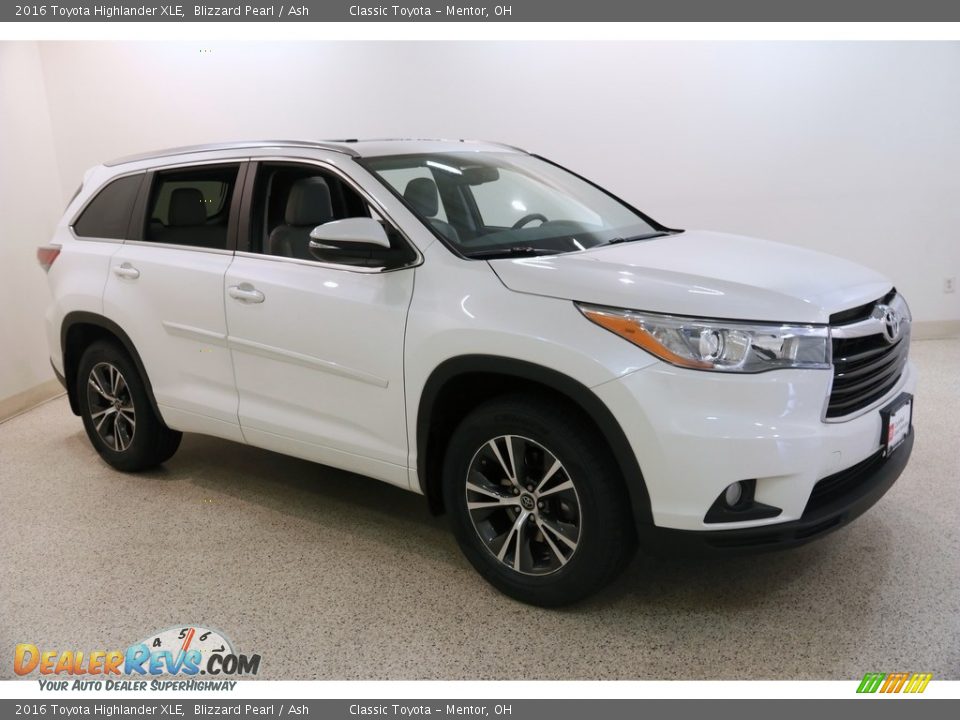 2016 Toyota Highlander XLE Blizzard Pearl / Ash Photo #1