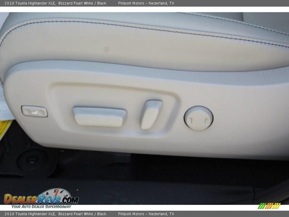 2019 Toyota Highlander XLE Blizzard Pearl White / Black Photo #11