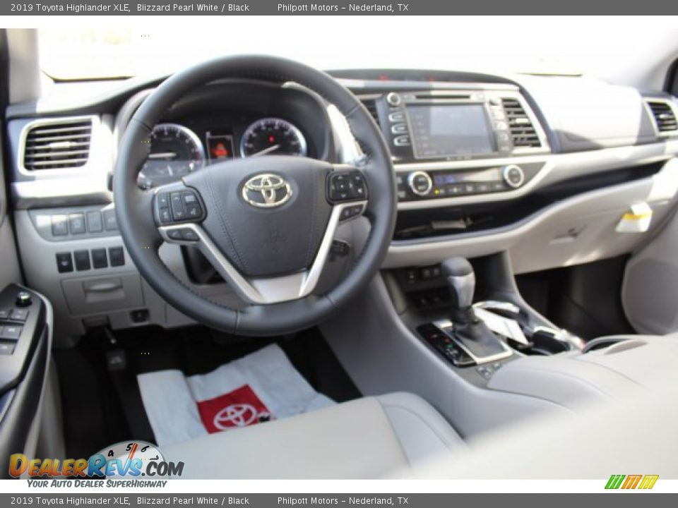 2019 Toyota Highlander XLE Blizzard Pearl White / Black Photo #20