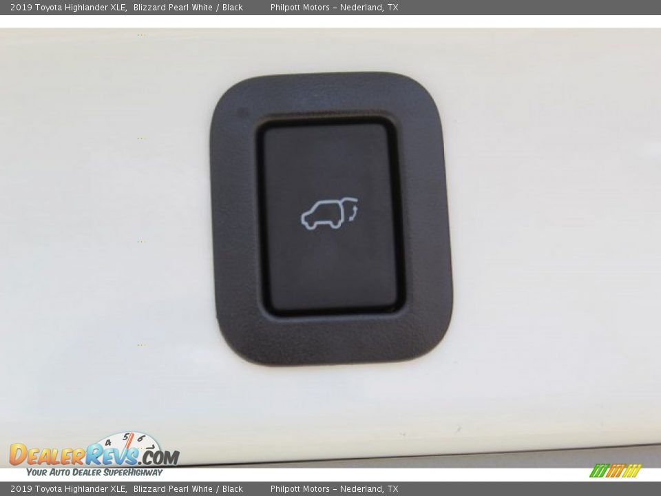 2019 Toyota Highlander XLE Blizzard Pearl White / Black Photo #23