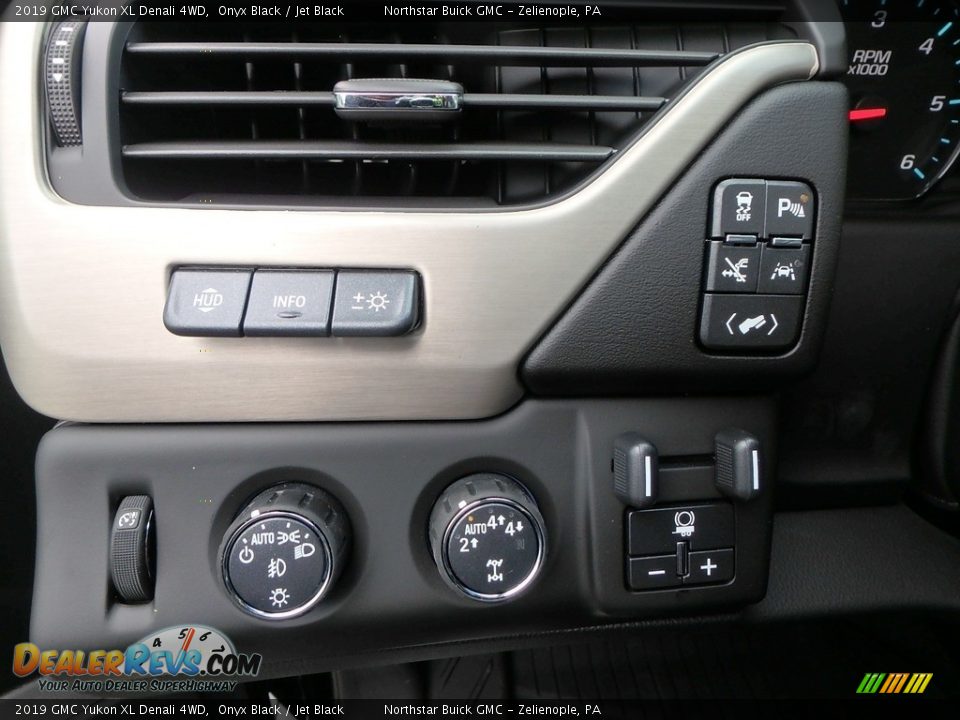 2019 GMC Yukon XL Denali 4WD Onyx Black / Jet Black Photo #11