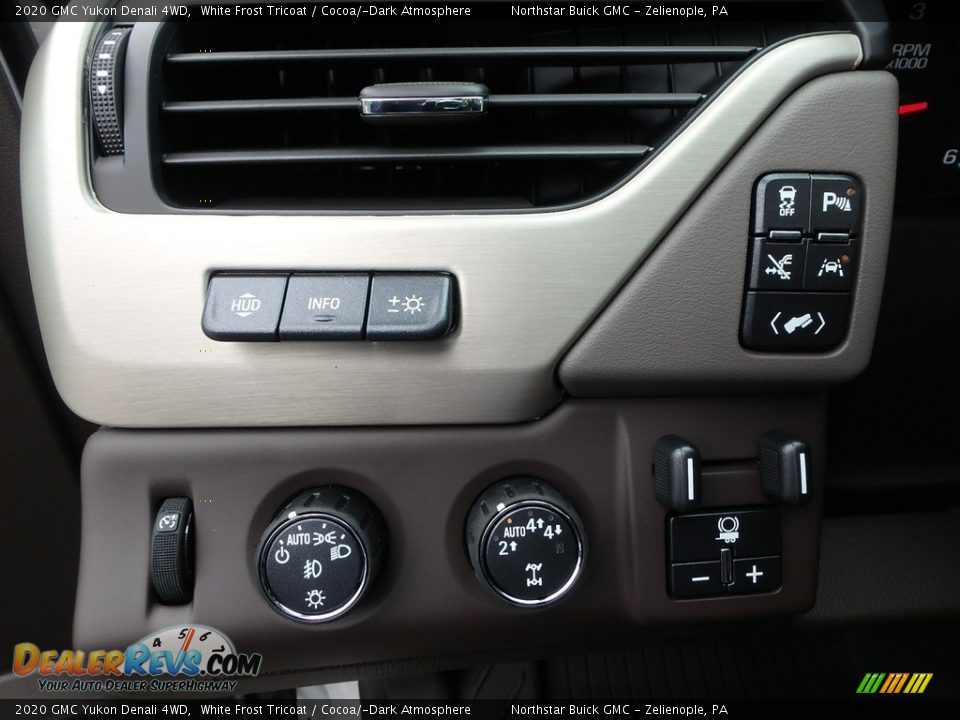 Controls of 2020 GMC Yukon Denali 4WD Photo #11