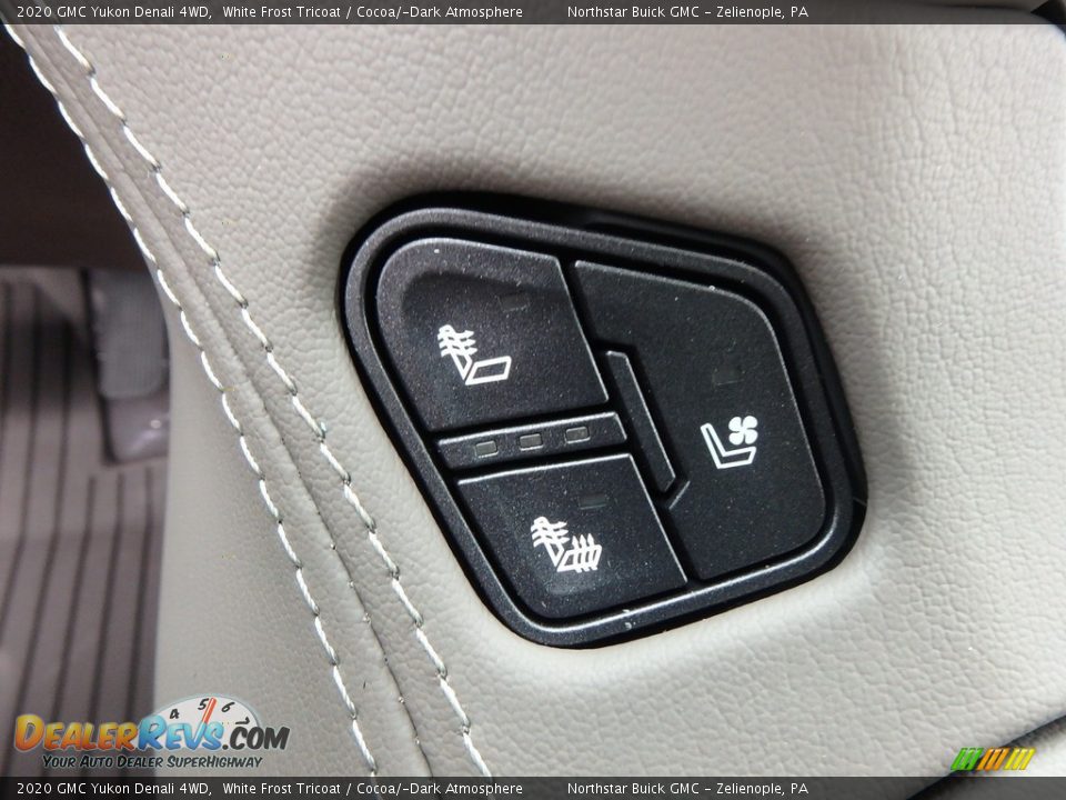 Controls of 2020 GMC Yukon Denali 4WD Photo #19