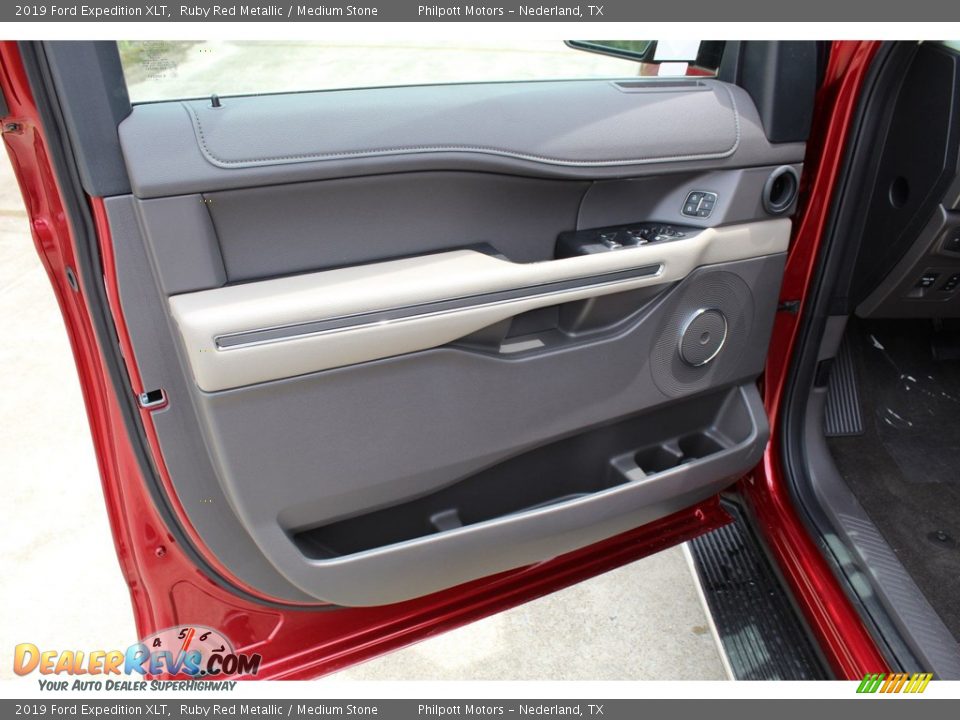 2019 Ford Expedition XLT Ruby Red Metallic / Medium Stone Photo #9