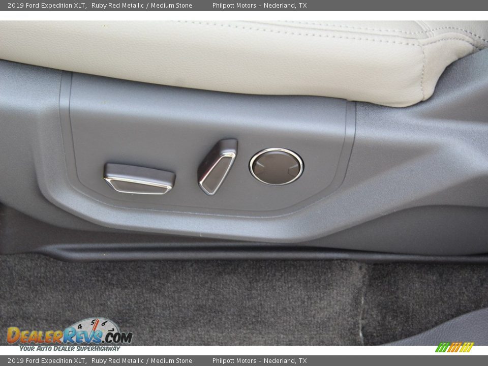 2019 Ford Expedition XLT Ruby Red Metallic / Medium Stone Photo #11