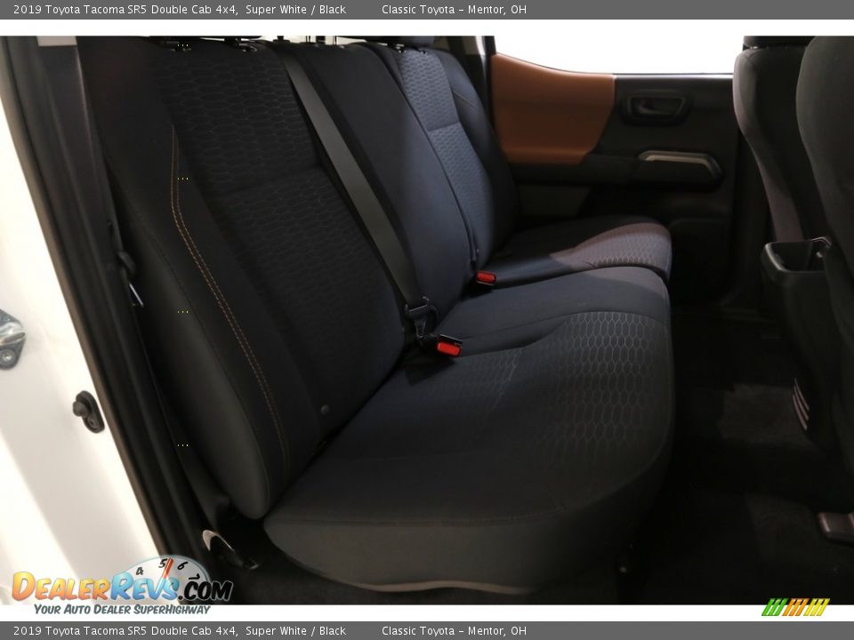 2019 Toyota Tacoma SR5 Double Cab 4x4 Super White / Black Photo #17
