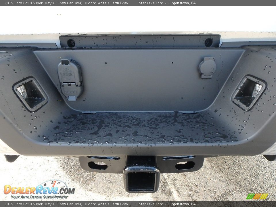 2019 Ford F250 Super Duty XL Crew Cab 4x4 Oxford White / Earth Gray Photo #7
