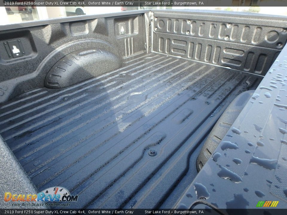 2019 Ford F250 Super Duty XL Crew Cab 4x4 Oxford White / Earth Gray Photo #10