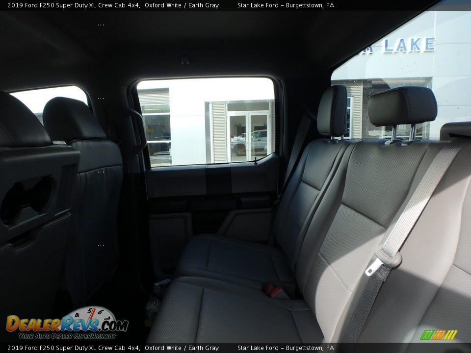 2019 Ford F250 Super Duty XL Crew Cab 4x4 Oxford White / Earth Gray Photo #13