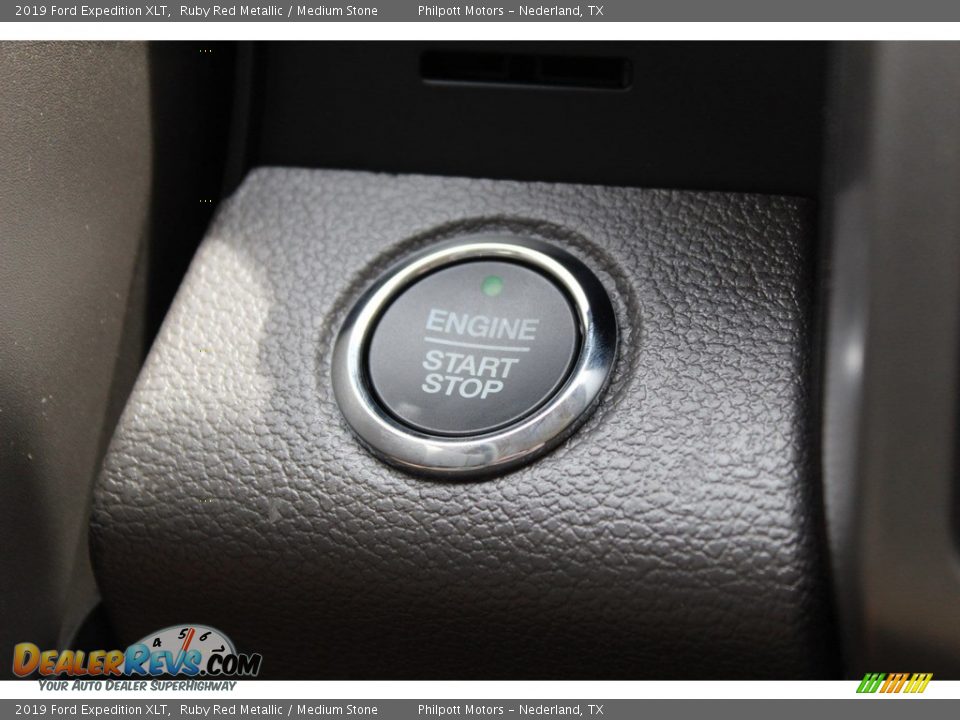 2019 Ford Expedition XLT Ruby Red Metallic / Medium Stone Photo #18