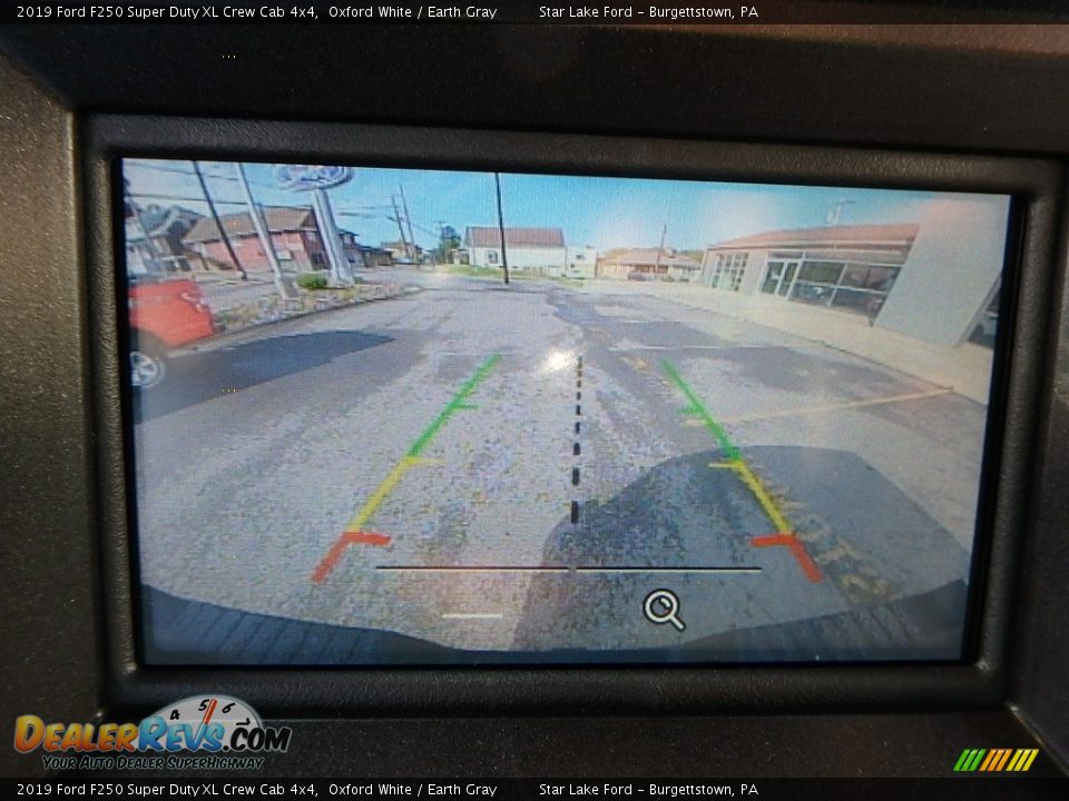 2019 Ford F250 Super Duty XL Crew Cab 4x4 Oxford White / Earth Gray Photo #20