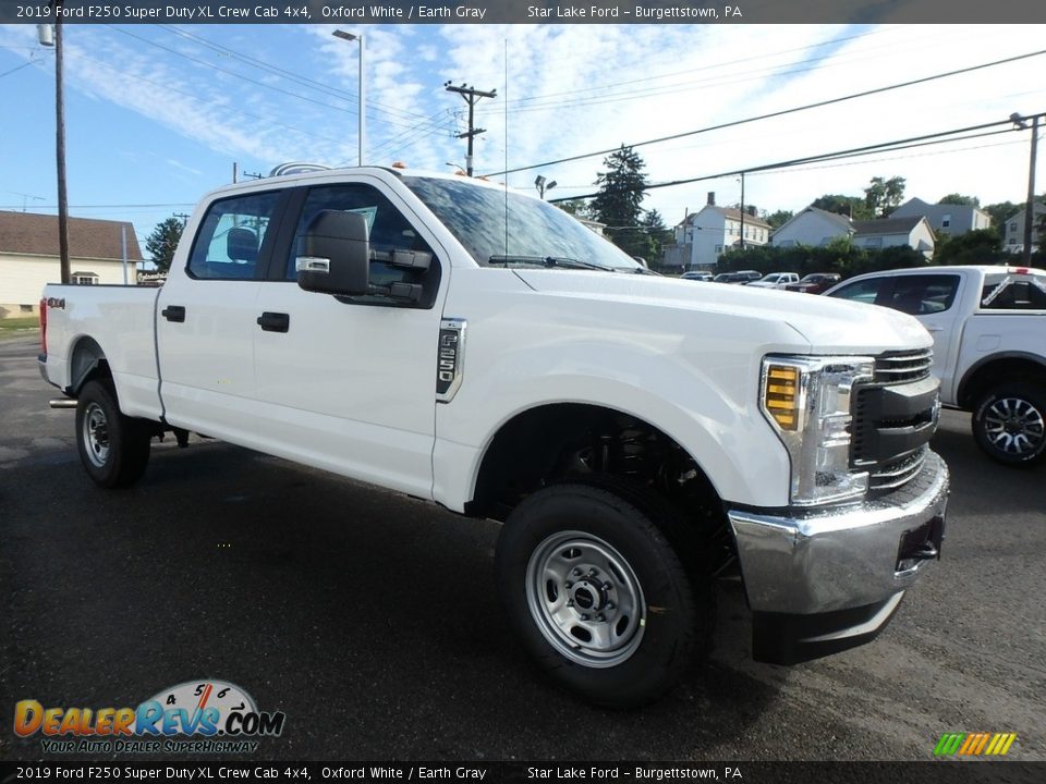2019 Ford F250 Super Duty XL Crew Cab 4x4 Oxford White / Earth Gray Photo #3