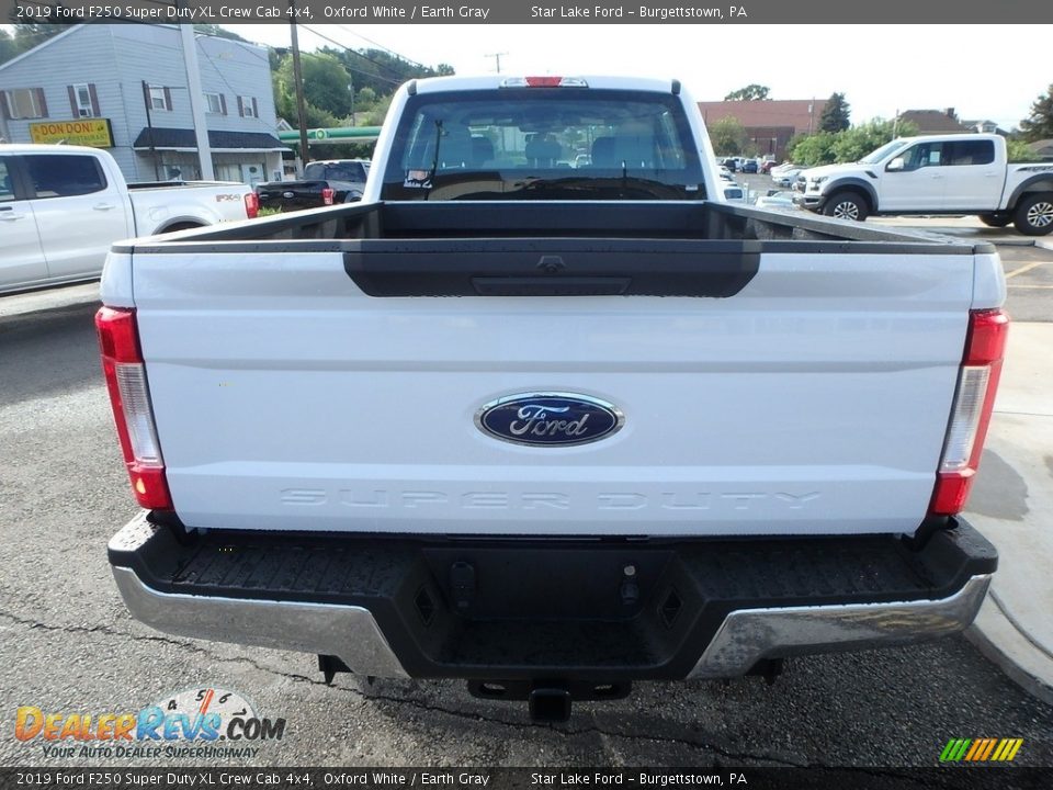 2019 Ford F250 Super Duty XL Crew Cab 4x4 Oxford White / Earth Gray Photo #6