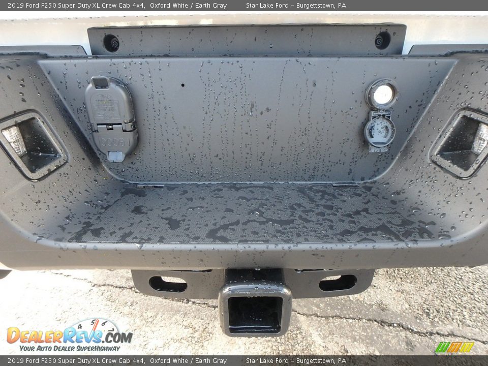 2019 Ford F250 Super Duty XL Crew Cab 4x4 Oxford White / Earth Gray Photo #7